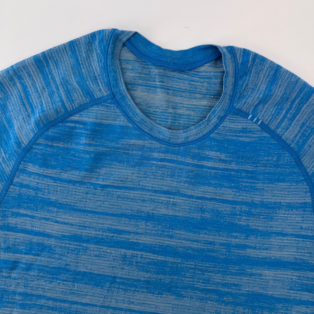 Lululemon Metal Vent Tech T-Shirt Mens XS Blue Space Dye Seamless Short Sleeve
